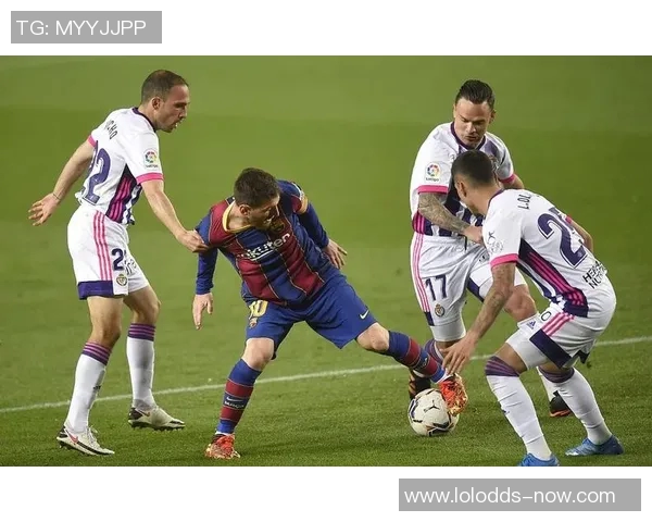 中超精彩对决多特蒙德与巴萨战成平局帽子戏法引发全场热潮 中超精彩对决多特蒙德与巴萨战成平局帽子戏法引发全场热潮