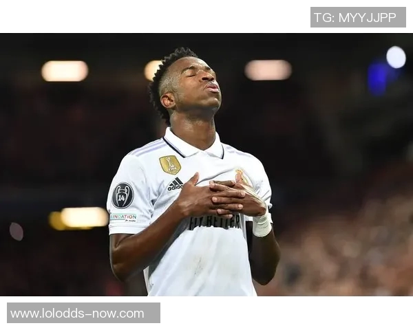 欧冠经典对决:尤文图斯逆转皇马神扑瞬间成比赛转折点分析 欧冠经典对决:尤文图斯逆转皇马神扑瞬间成比赛转折点分析