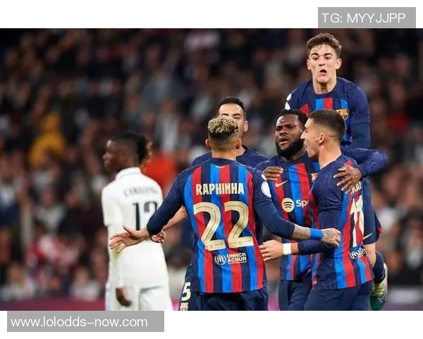 英超激战:皇马与AC米兰战平乌龙球成比赛转折点分析 英超激战:皇马与AC米兰战平乌龙球成比赛转折点分析