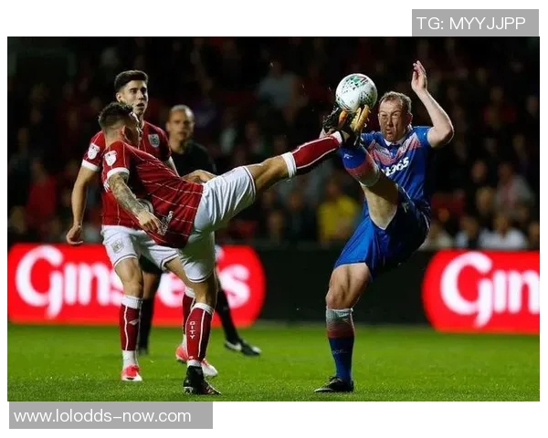 足总杯精彩对决波尔图与莱比锡激战成平局神扑瞬间成比赛亮点 足总杯精彩对决波尔图与莱比锡激战成平局神扑瞬间成比赛亮点